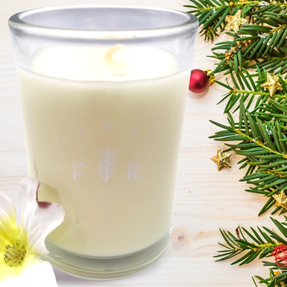 NWT Illume Frost & Fir Juniper Moss Bundled Glass Candle - Picture 3 of 15